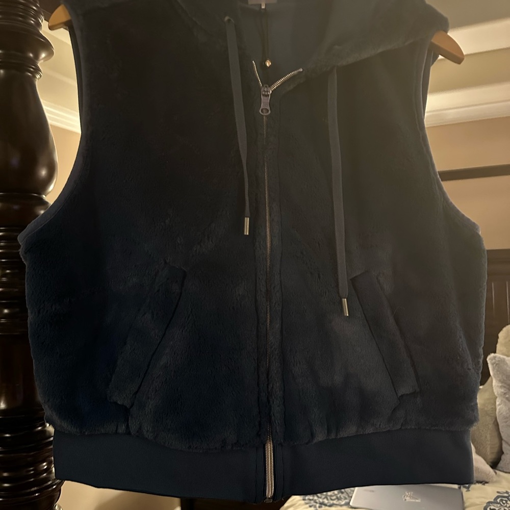 Calia by Carrie Underwood Vest Blue Womens Faux Fur Hooded vest Jacket NWOT - Picture 3 of 4